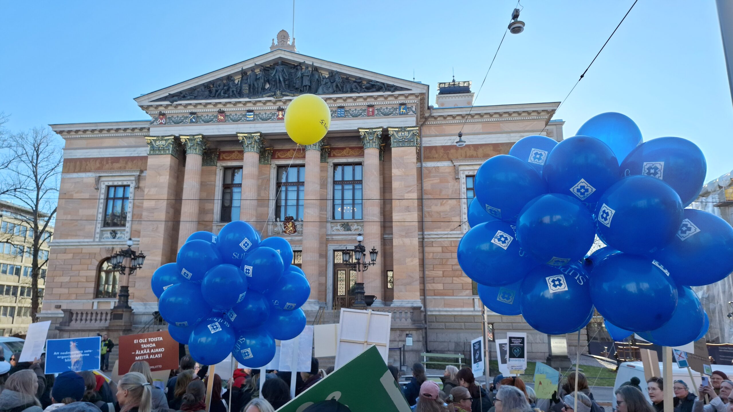 Mielenilmaus hallituksen sotesäästöjä vastaan 21.4.